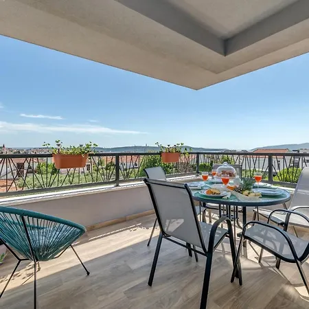 Bonaca Τρογκίρ